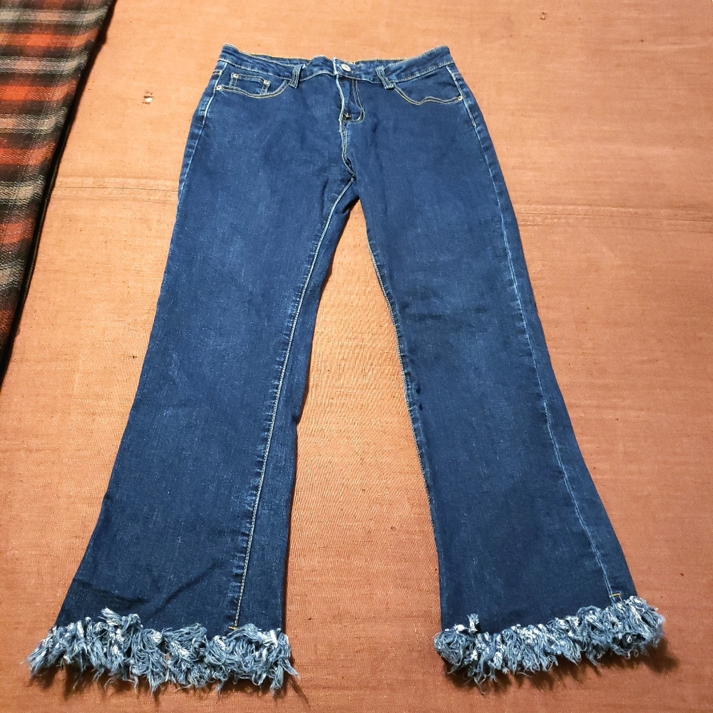 En Creme Cropped Jeans Size Medium